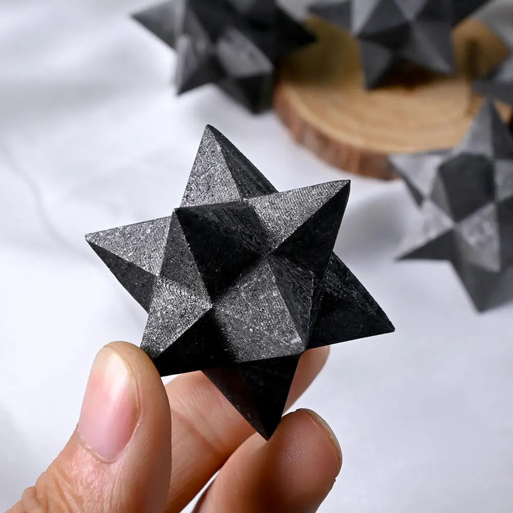 Estatua de Shunguita – protección, equilibrio y energía natural tallada a mano